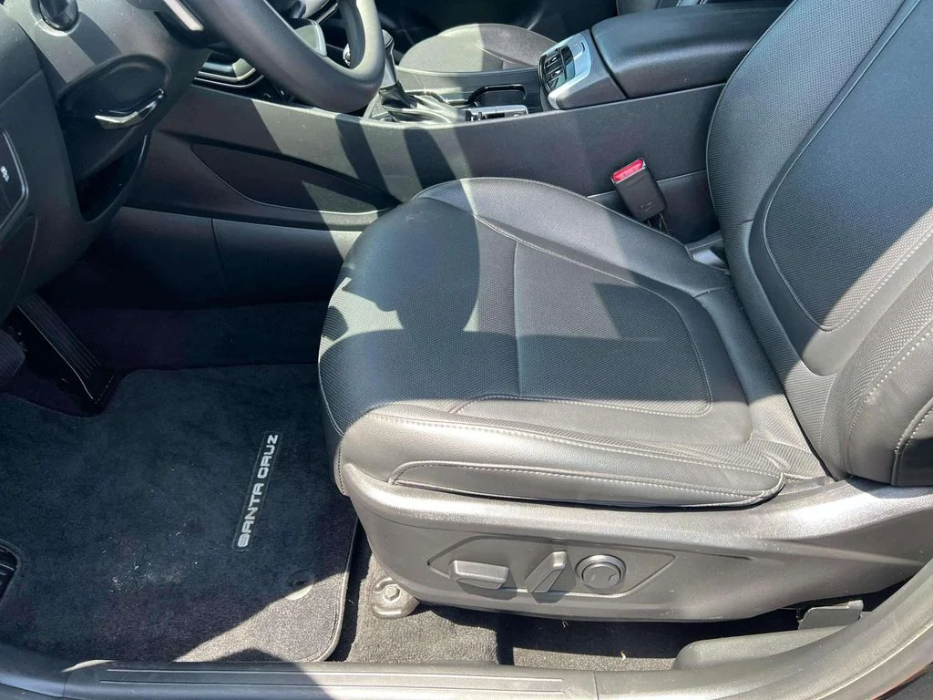 Used 2024 Phantom Black Hyundai NIGHT image 19