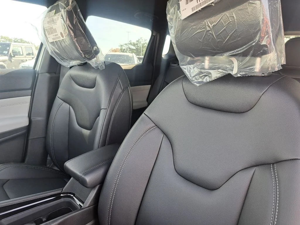 New 2026 Silver Jeep Limited image 17