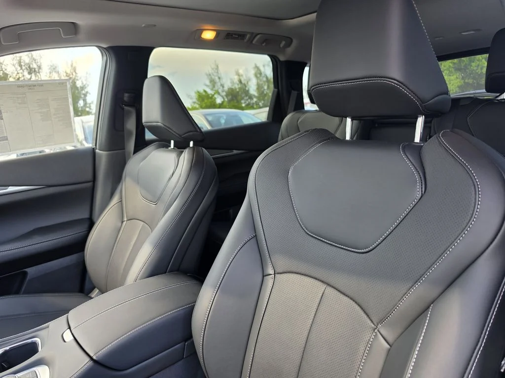 New 2027 MOONBOW BLUE INFINITI Luxe FWD image 22