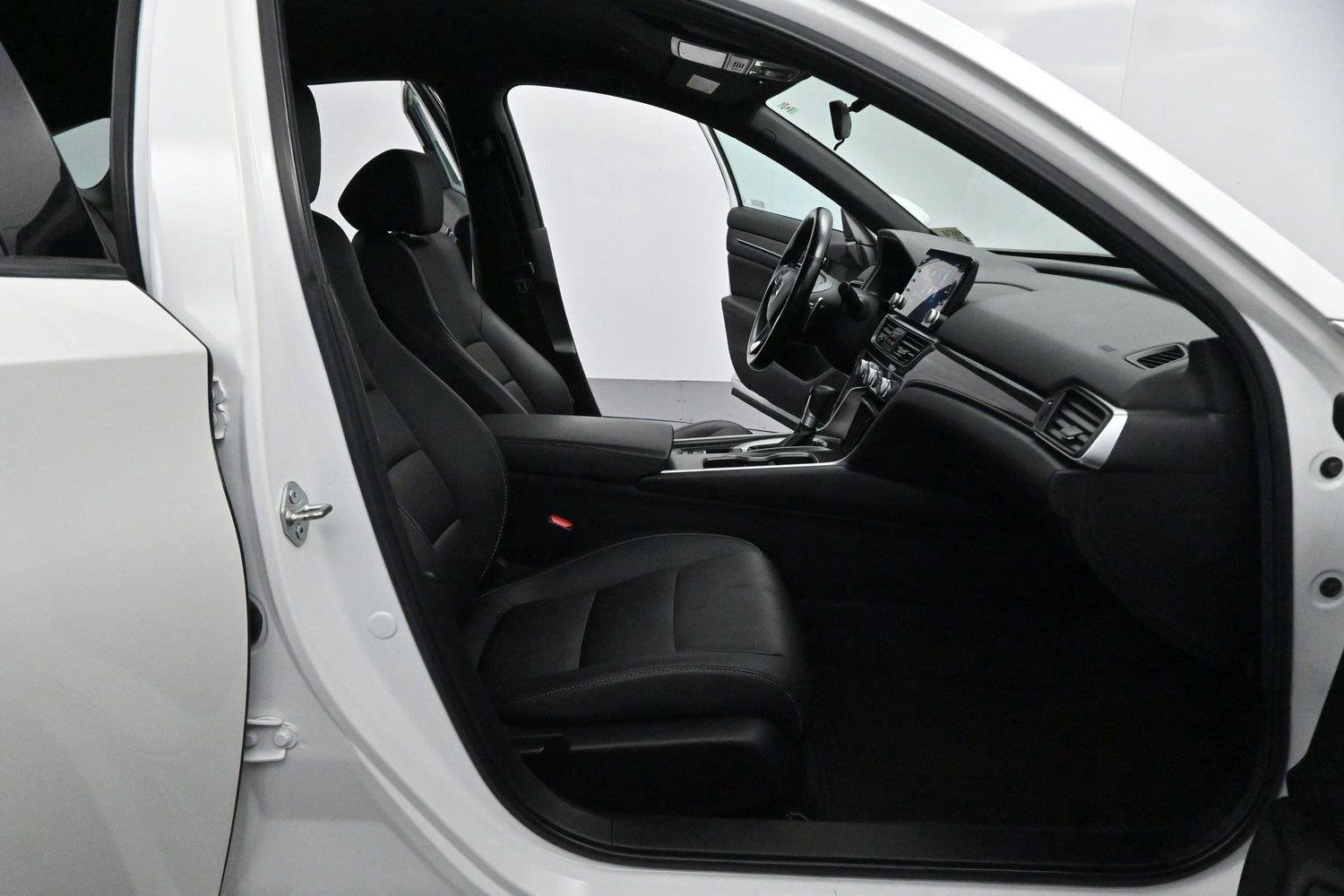 Used 2020 Platinum White Pearl Honda Sport image 30