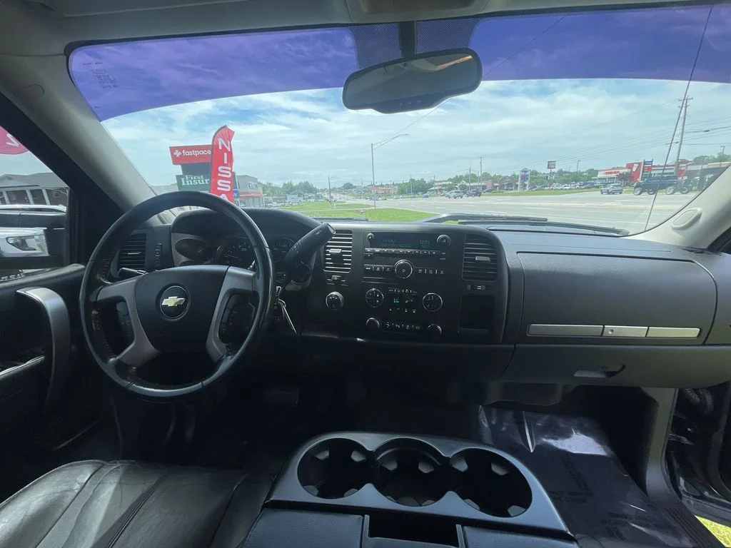 Used 2014 Black Chevrolet LT image 10