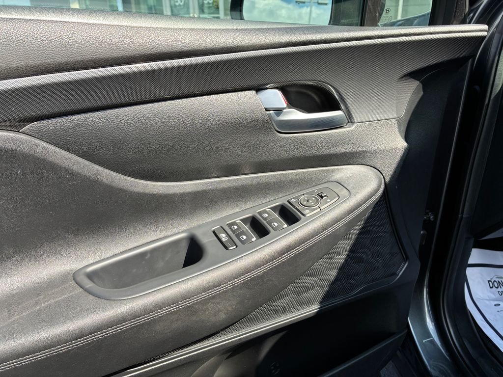 Used 2023 Gray Hyundai SE image 10