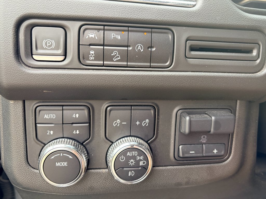 Used 2023 Titanium Rush Metallic GMC AT4 image 21