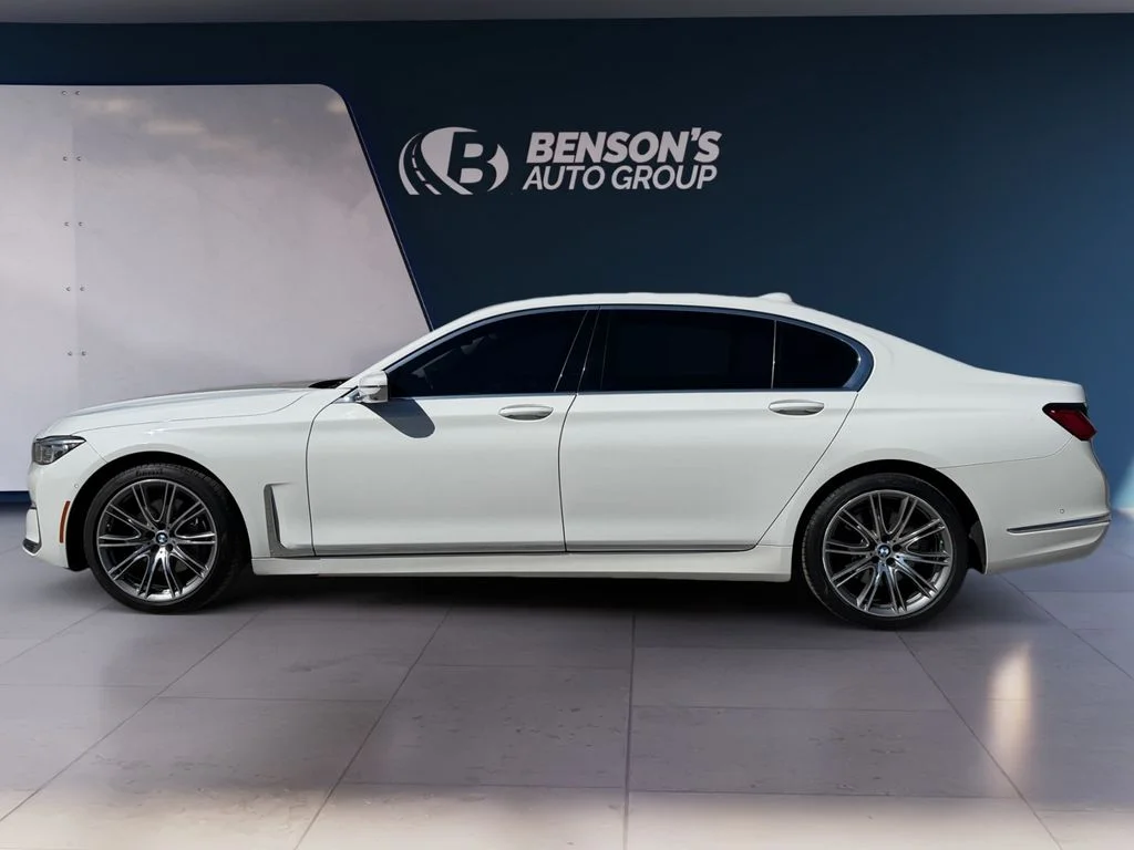 Used 2022 White BMW 740i image 2