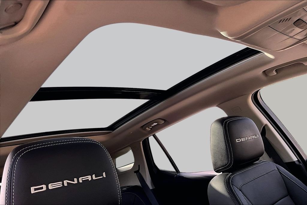 Used 2024 White GMC Denali image 17