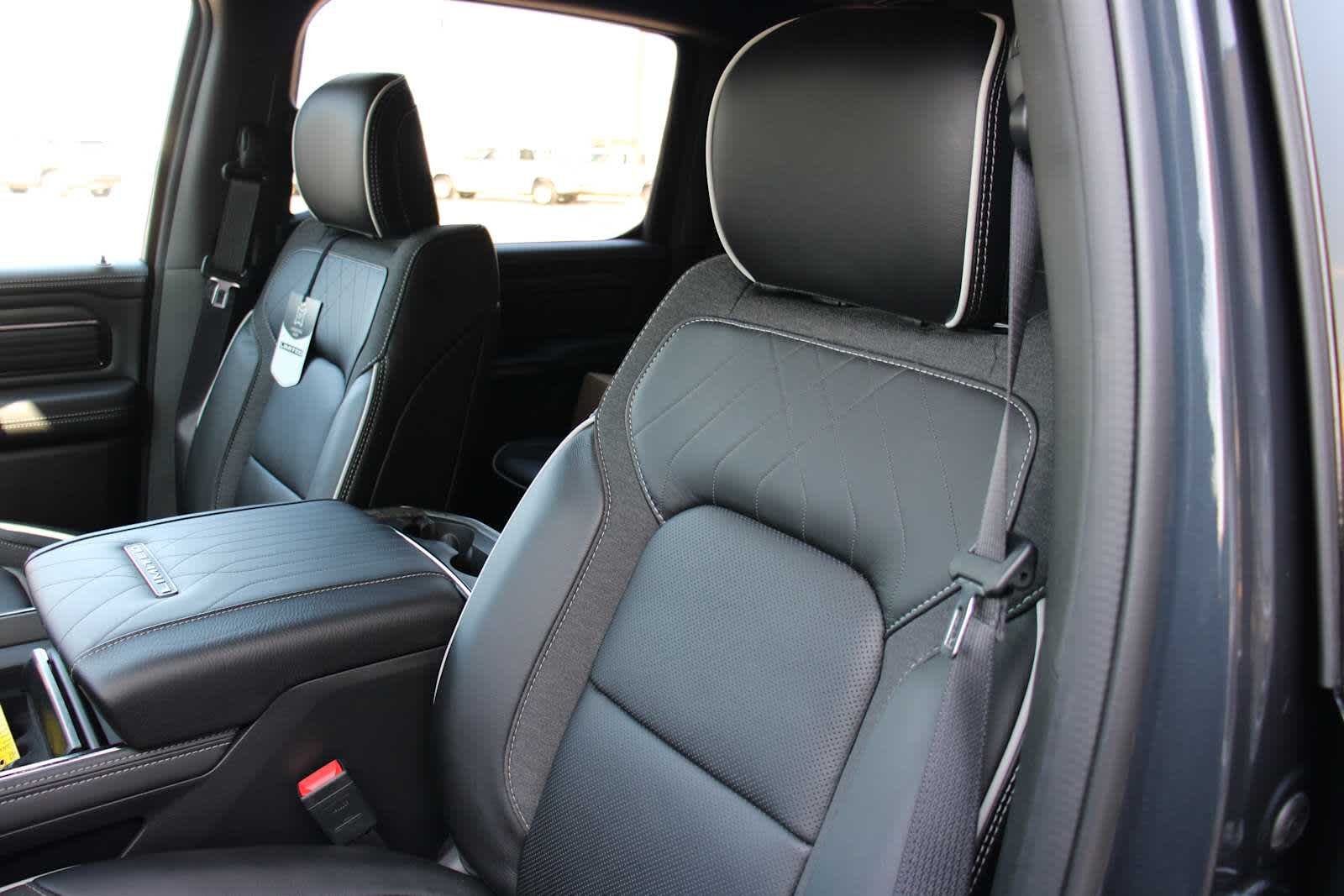 2025 RAM 1500 Limited - Photo 17