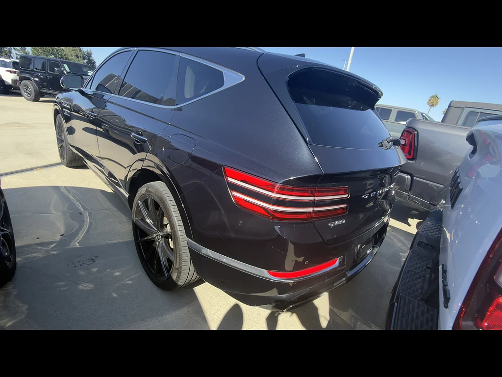 Used 2021 Vik Black Metallic Genesis 2.5T image 4
