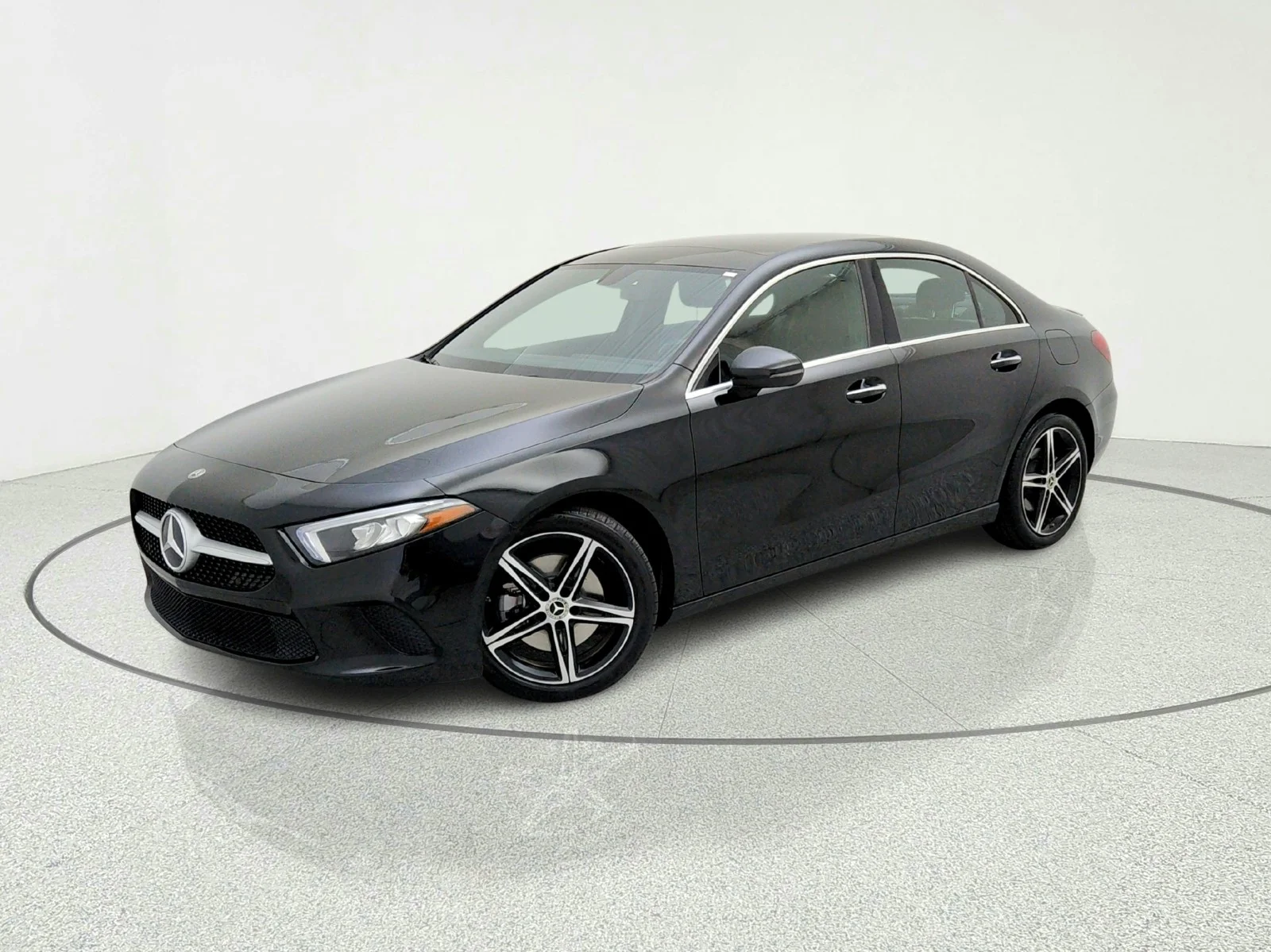 2022 Mercedes-Benz A-Class A220's photo