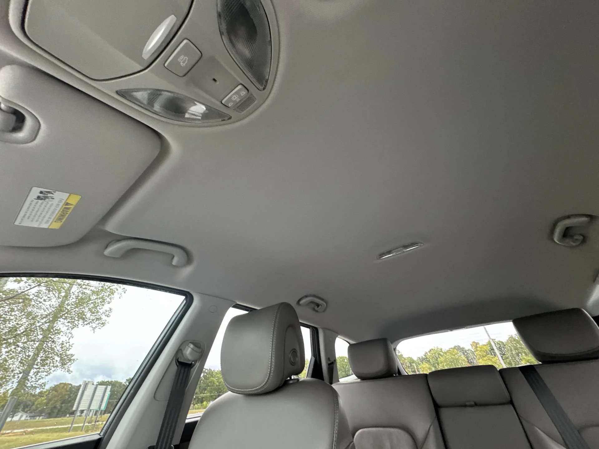 Used 2018 Night Sky Pearl Hyundai SE image 21