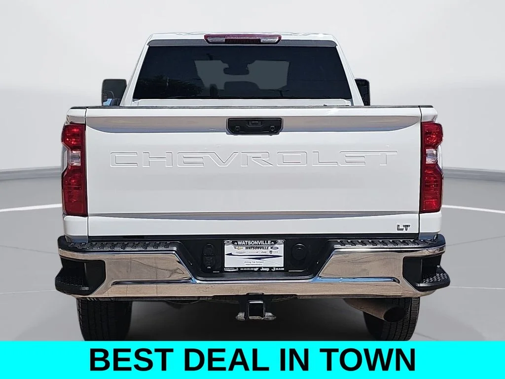 Used 2025 White Chevrolet LT image 4