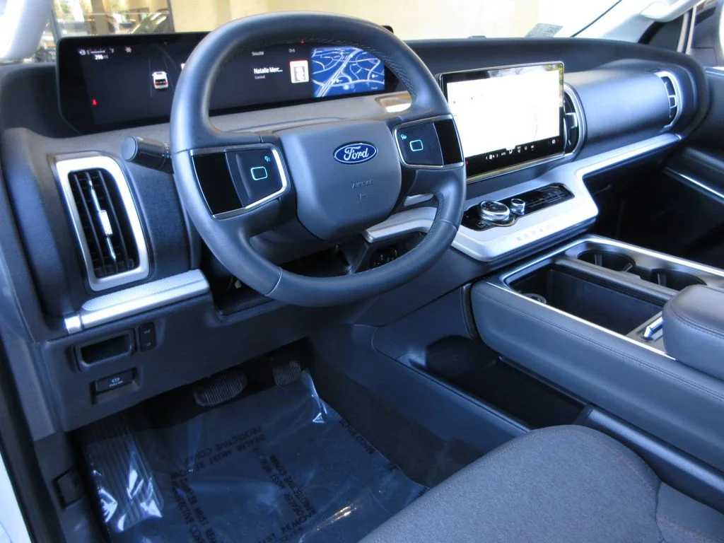 Certified Used 2025 Oxford White Ford Active image 13
