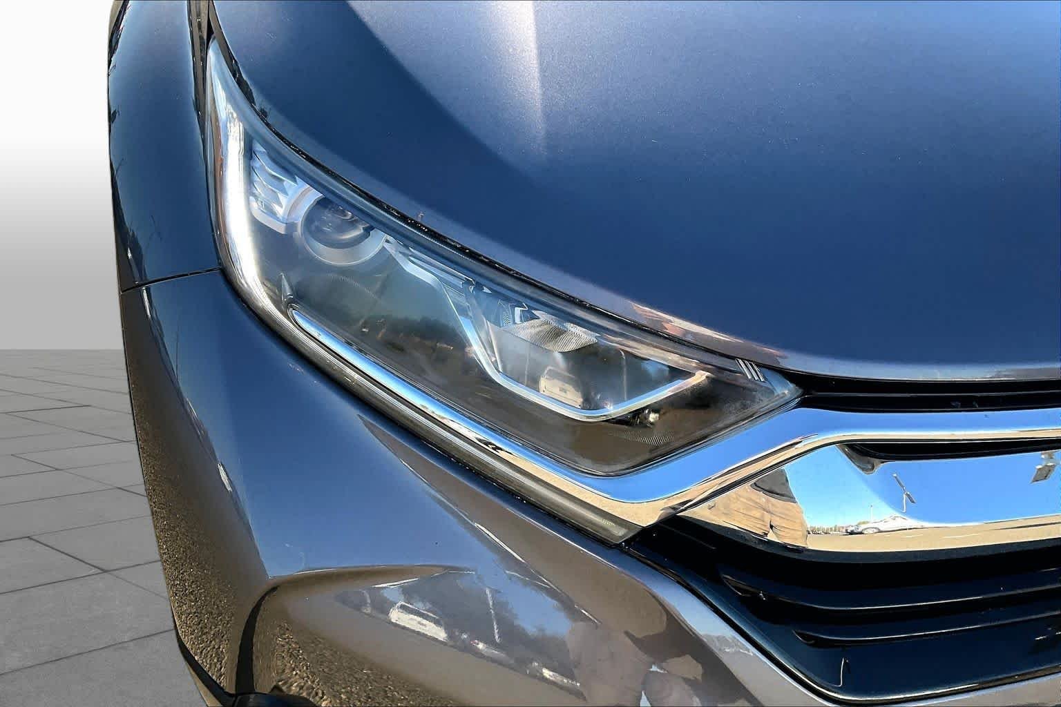 Used 2018 Modern Steel Metallic Honda LX image 27