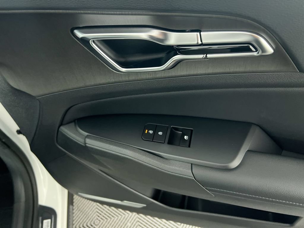 New 2026 Snow White Pearl Kia X-Line image 33