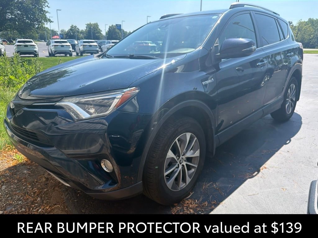 Used 2018 Blue Toyota XLE image 7