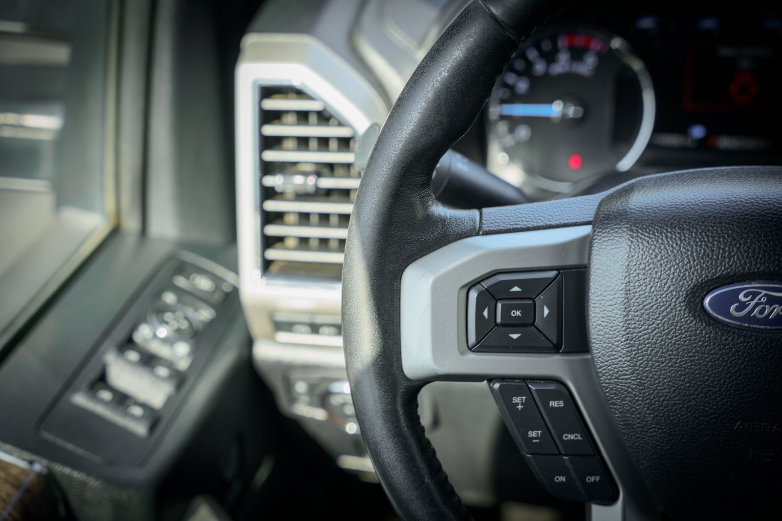 Certified Used 2019 White Ford Lariat image 37