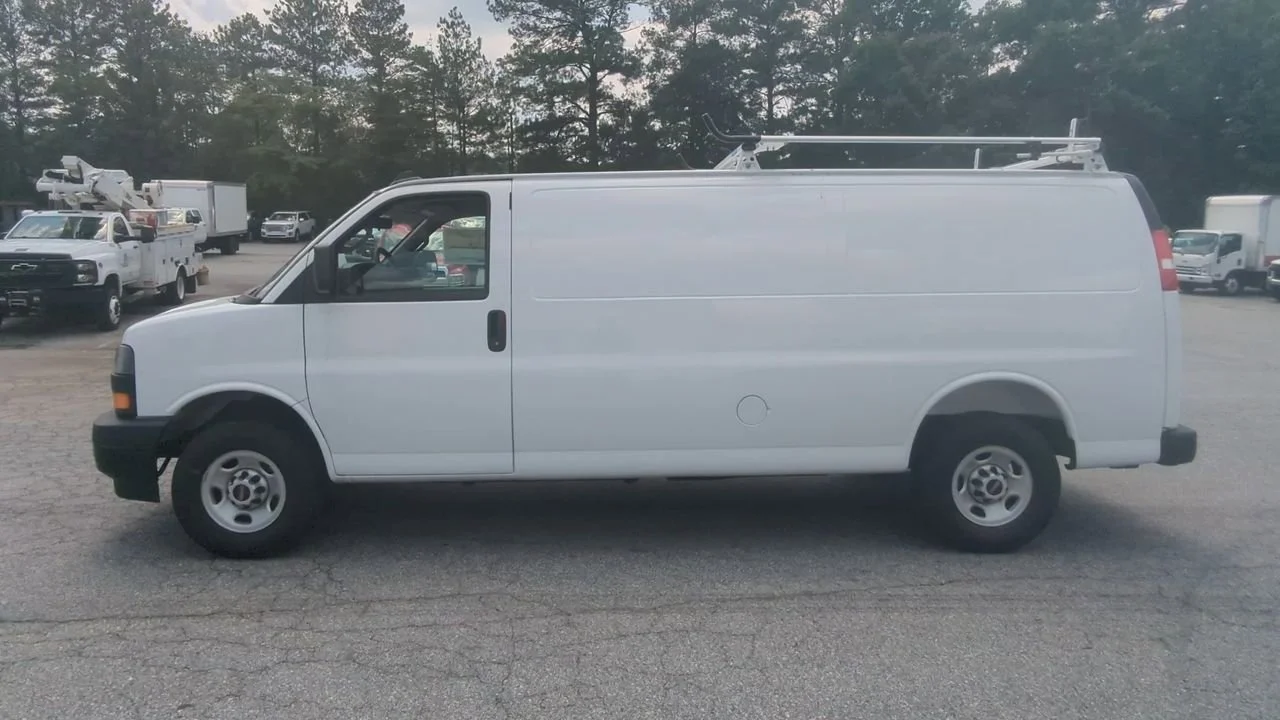 New 2025 Summit White GMC Work Van image 5