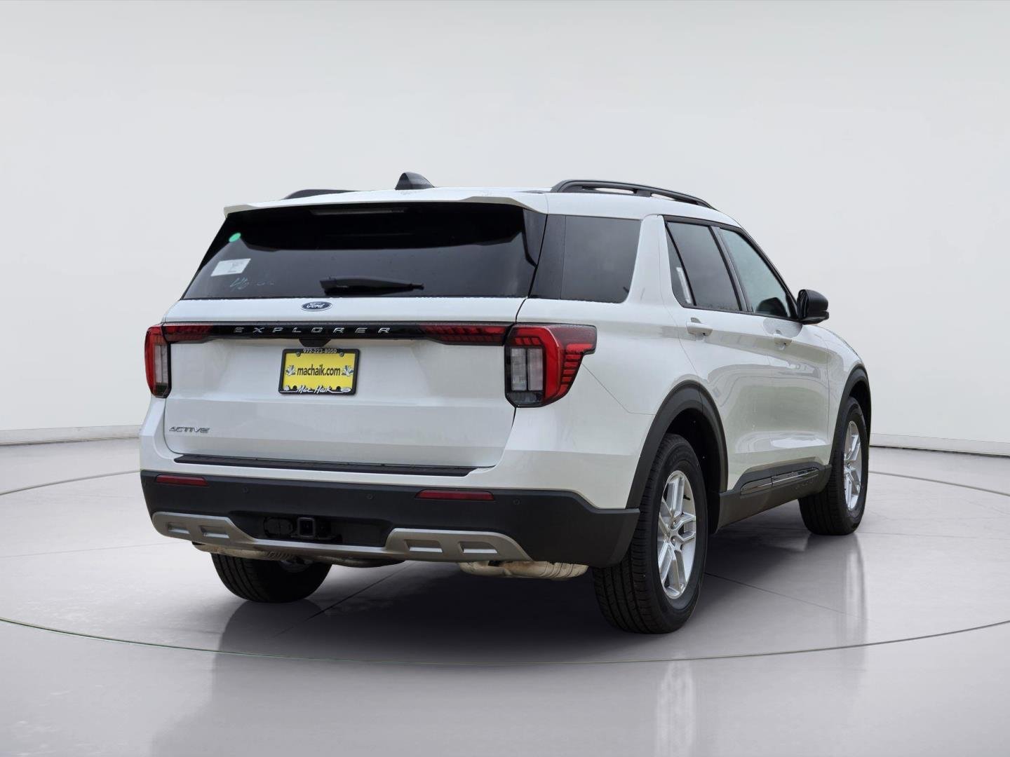 New 2026 Star White Metallic Tri-Coat Ford Active image 4