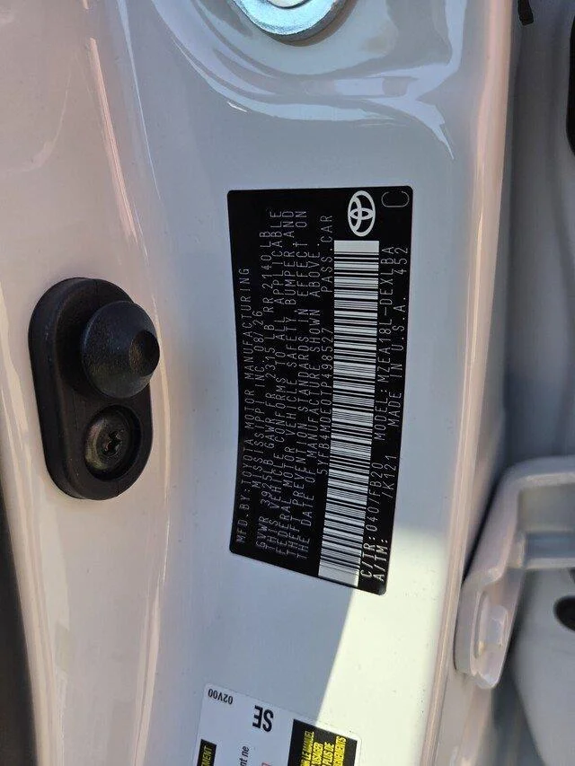 Used 2026 Ice Cap Toyota LE image 30