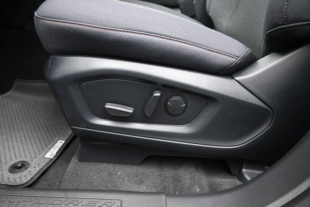 New 2027 Carbonized Gray Metallic Ford Active image 10