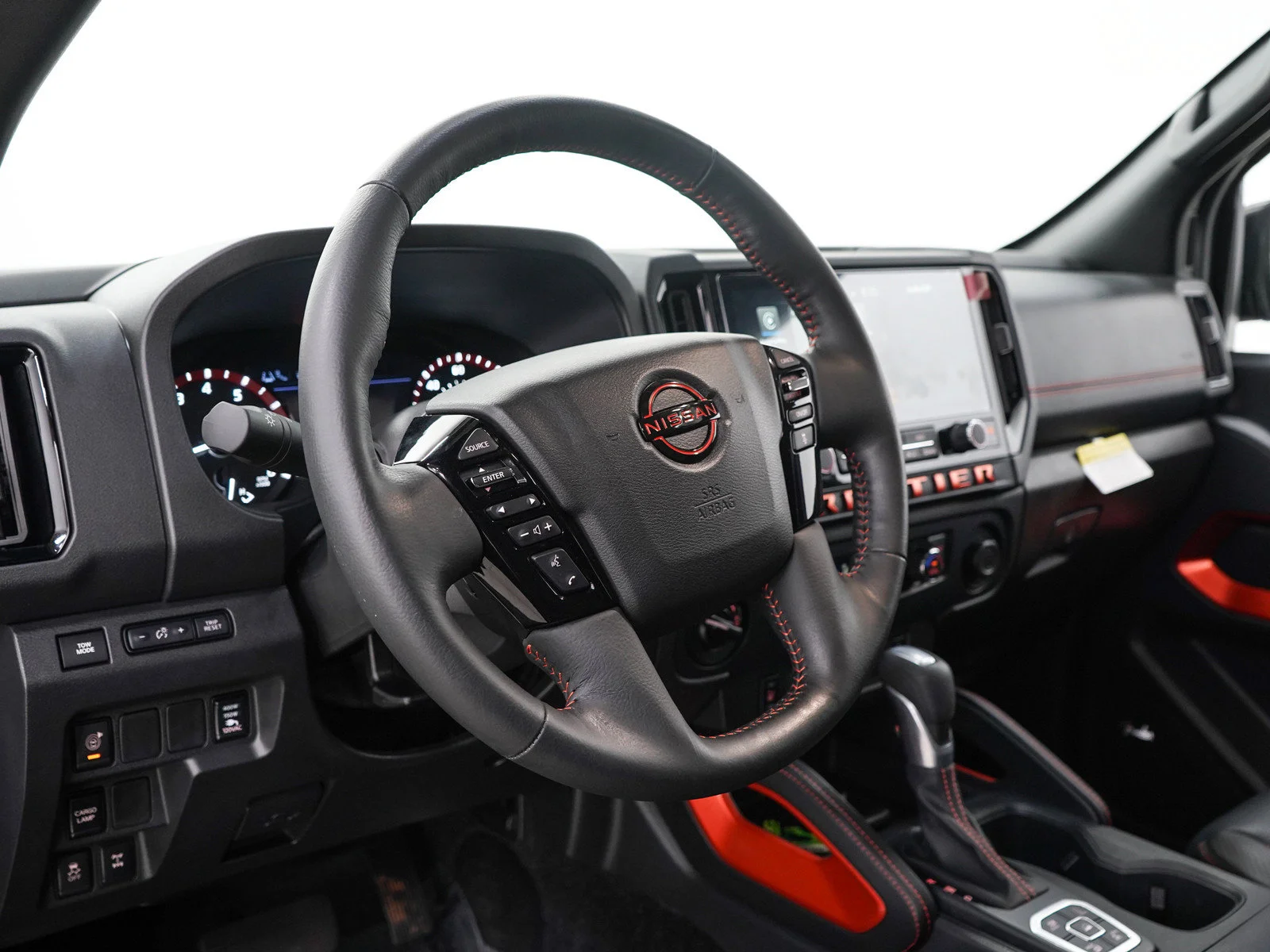 Used 2026 Boulder Gray Pearl Nissan PRO-4X image 25