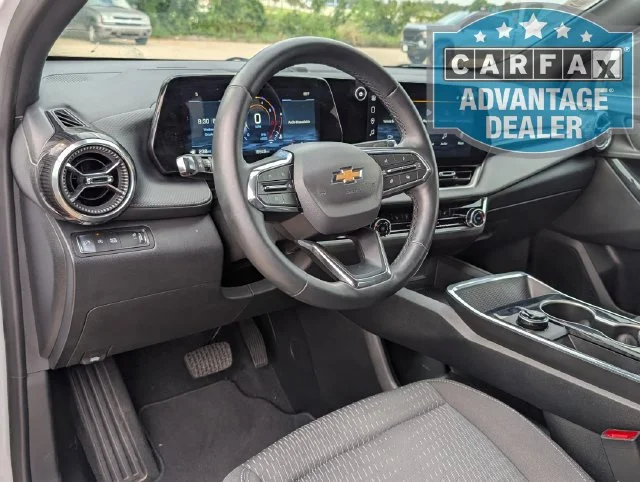 Used 2026 Summit White Chevrolet LT image 5