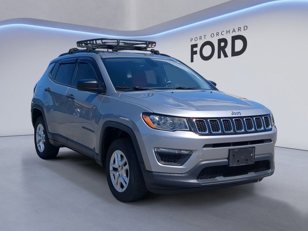 Used 2018 Silver Jeep Sport image 9