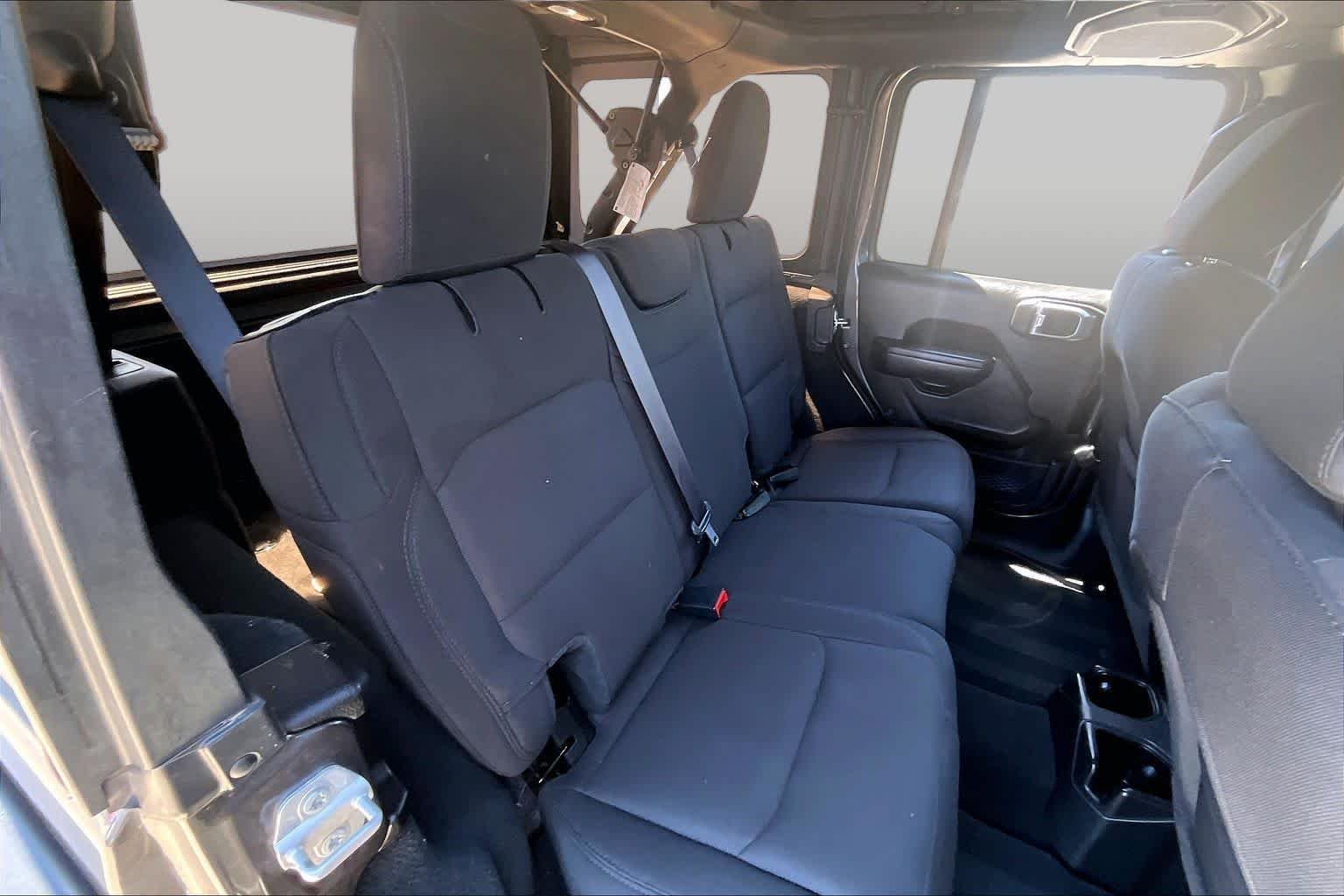 Used 2022 Granite Crystal Clearcoat Metallic Jeep Unlimited Sport S image 18