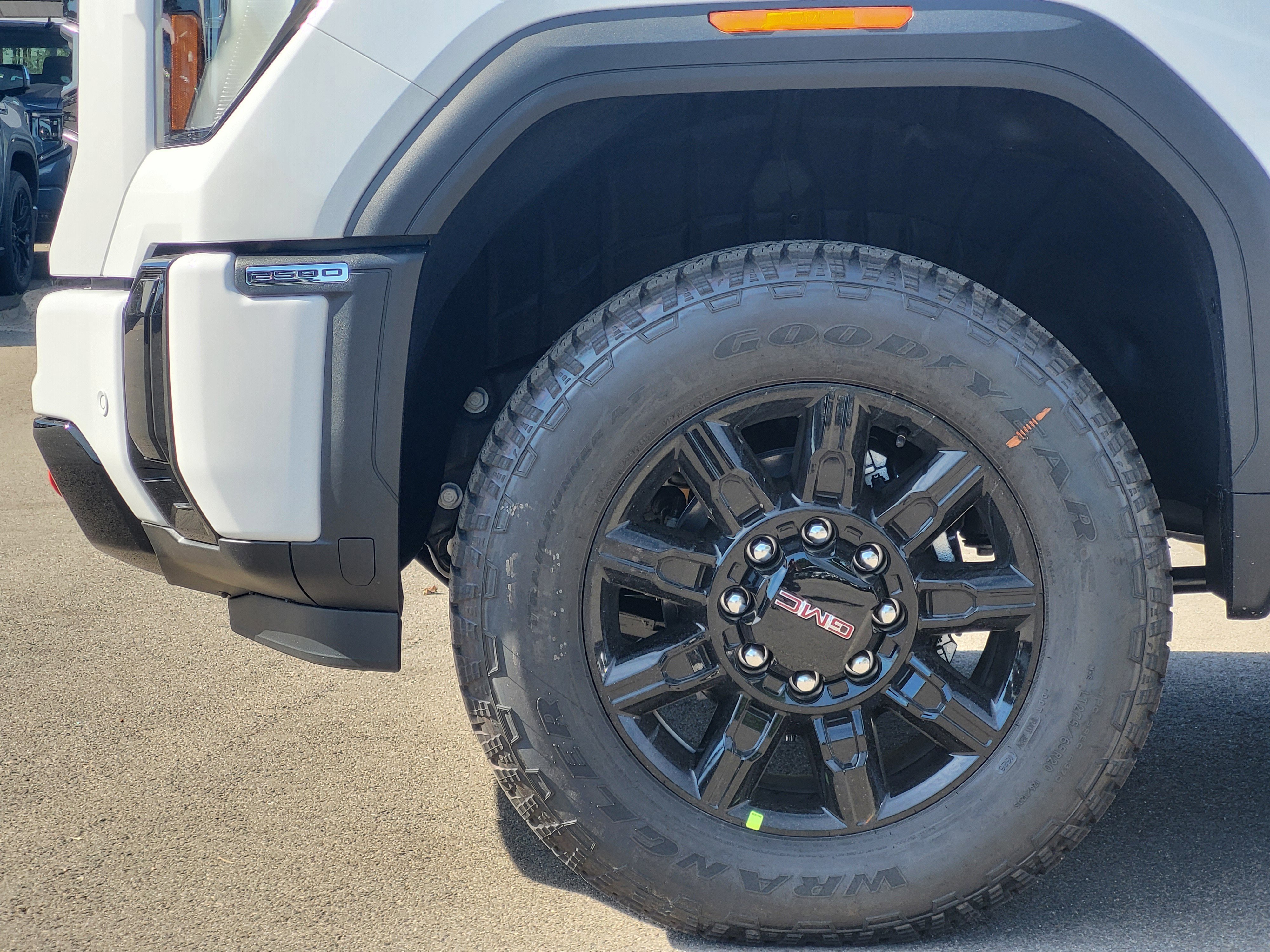 New 2026 Summit White GMC AT4 image 9