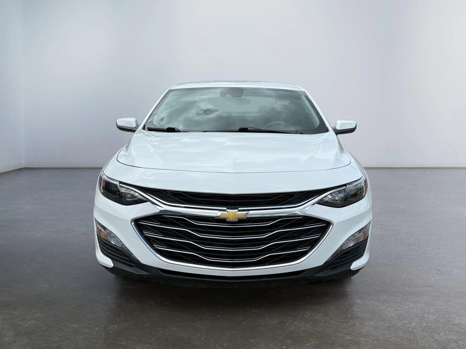 Used 2024 Summit White Chevrolet 1LT image 8
