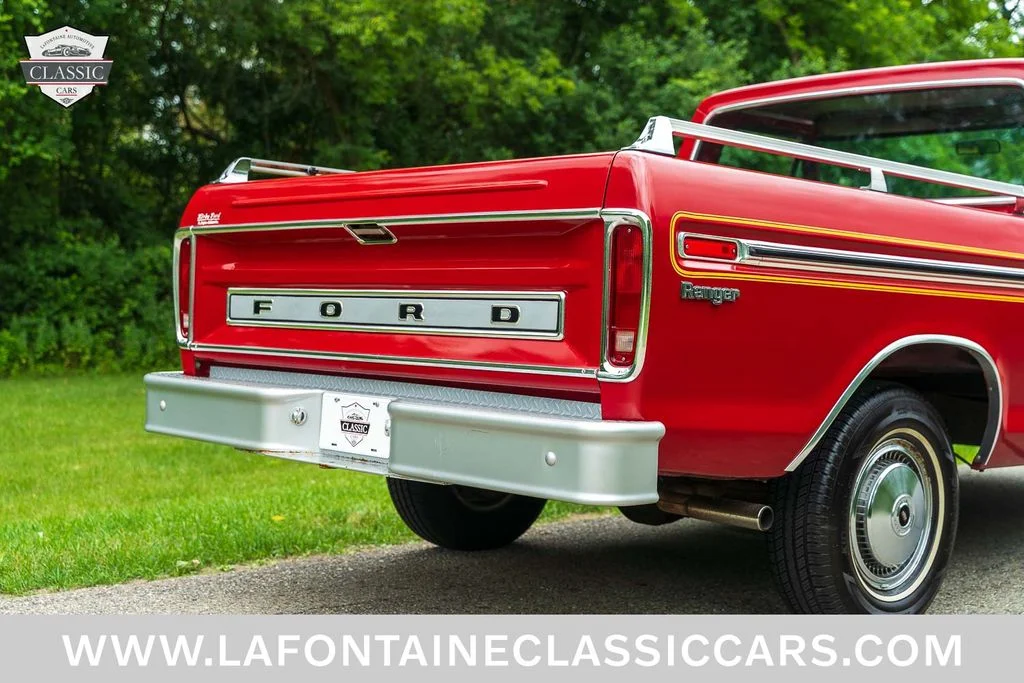 Used 1975 Red Ford  image 51
