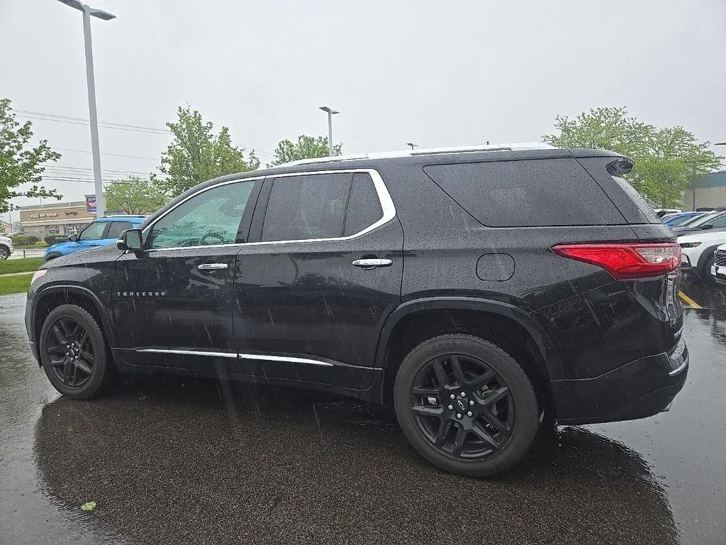Used 2020 Mosaic Black Metallic Chevrolet Premier image 4
