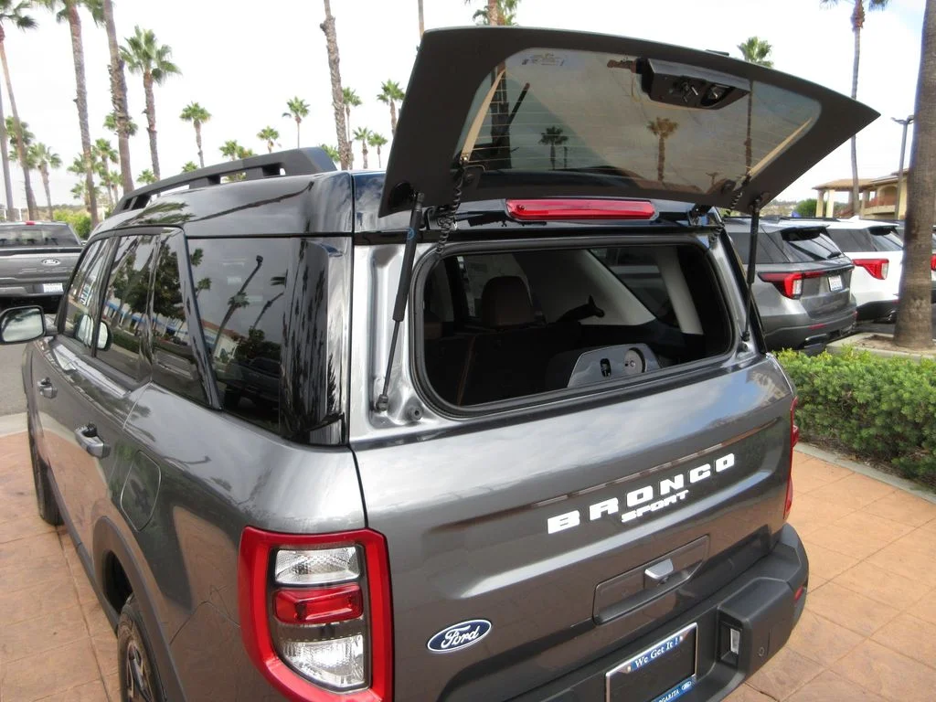 New 2026 Carbonized Gray Metallic Ford Outer Banks image 24