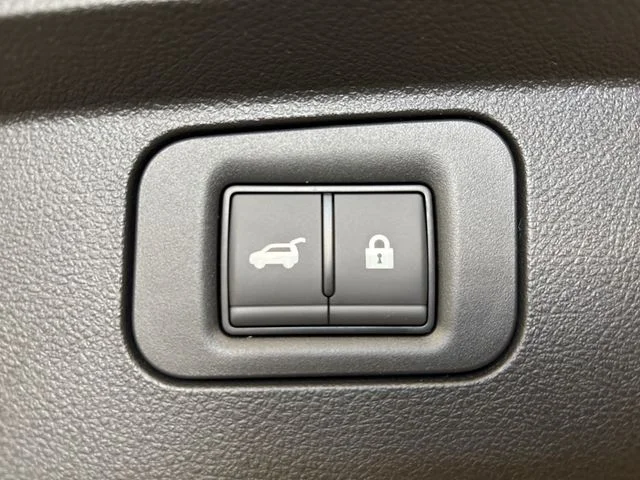 New 2026 White Nissan PRO-4X image 21