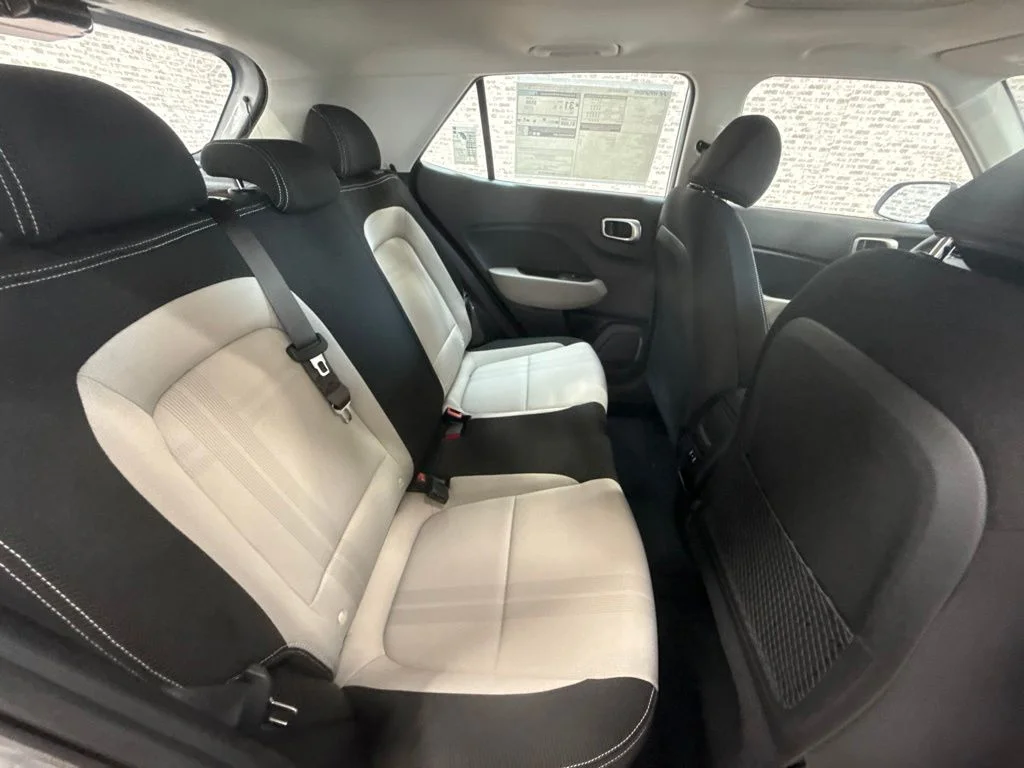 New 2026 Shimmering Silver Hyundai SEL image 13