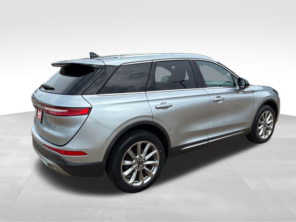 Used 2022 Silver Lincoln Standard image 5