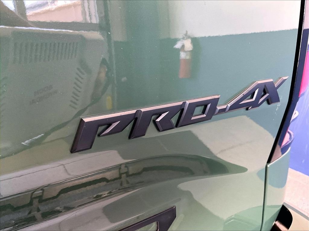 Used 2023 Green Nissan PRO-4X image 28