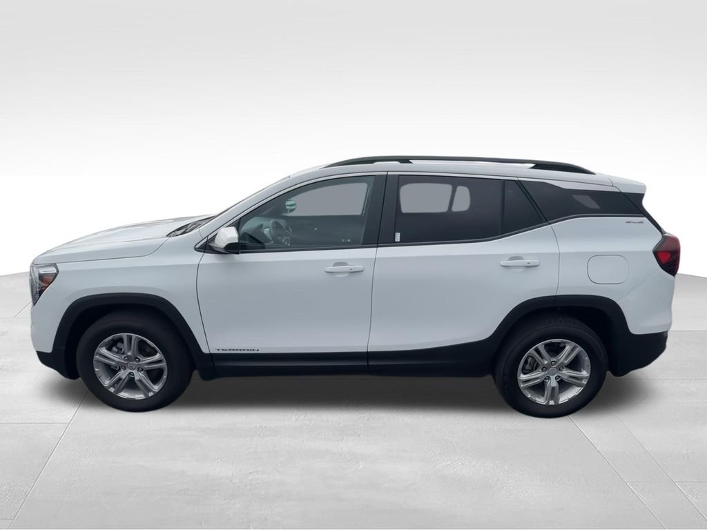 Used 2023 White GMC SLE image 5