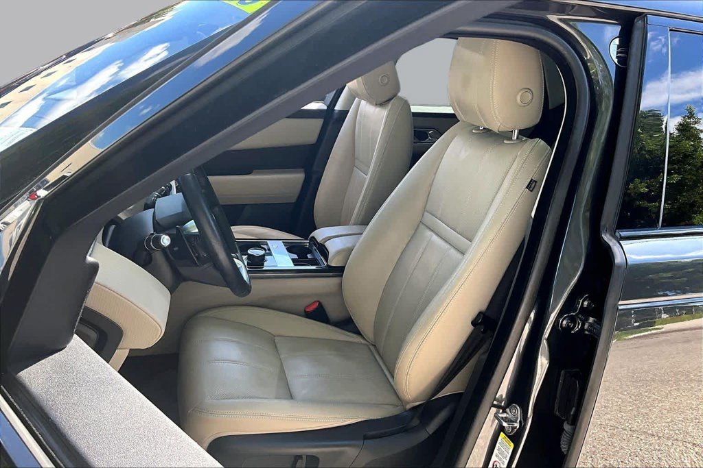 Used 2018 Gray Land Rover S image 8