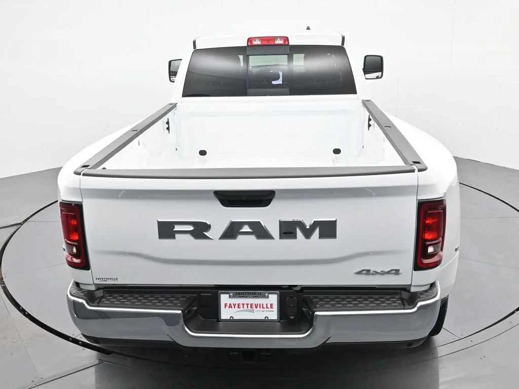 New 2026 Bright White Clear-Coat Exterior Paint RAM Tradesman image 28