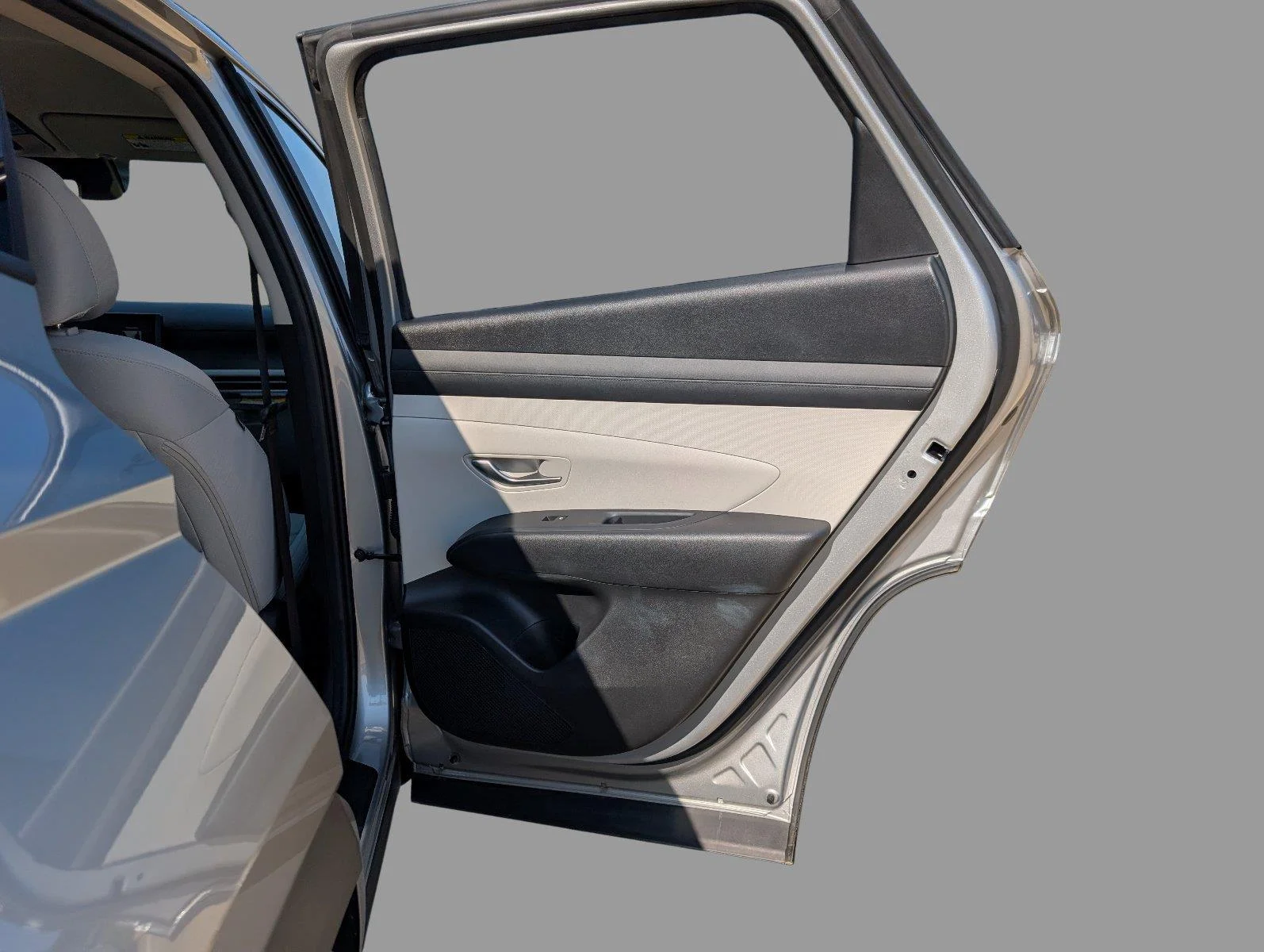 Used 2025 Shimmering Silver Hyundai SEL image 22
