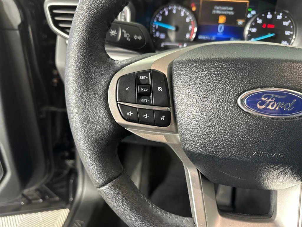 Used 2024 Black Metallic Ford XLT image 13