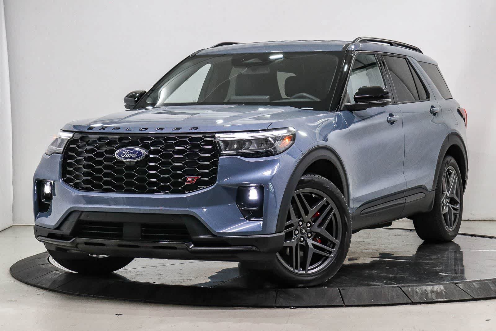 2025 Ford Explorer ST (PL535)'s photo