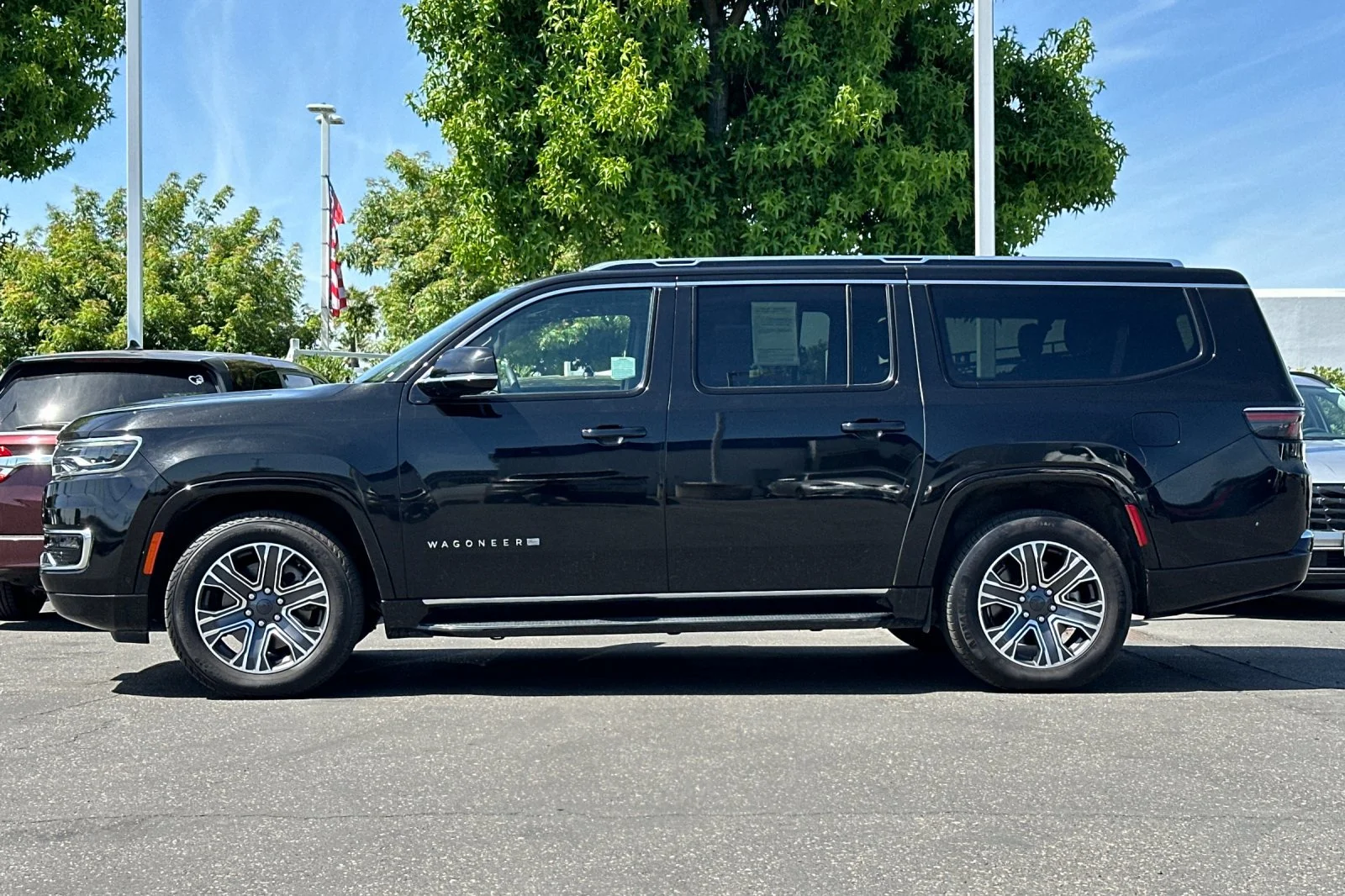 Certified Used 2024 Diamond Black Crystal Pearlcoat Jeep Series II image 7