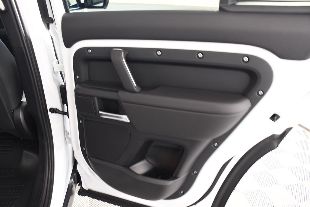 New 2026 Fuji White Land Rover S image 21