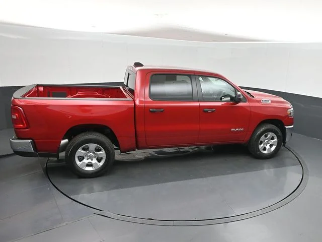New 2026 Molten Red Pearl-Coat Exterior Paint RAM Tradesman image 29