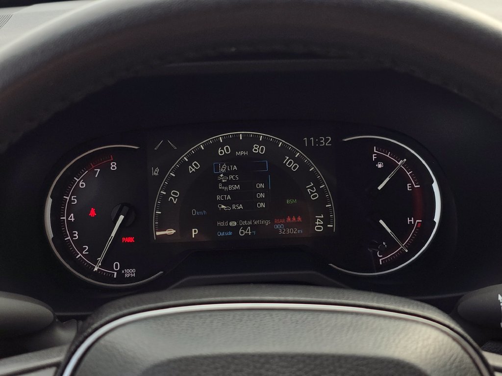 Certified Used 2025  Toyota XLE image 22
