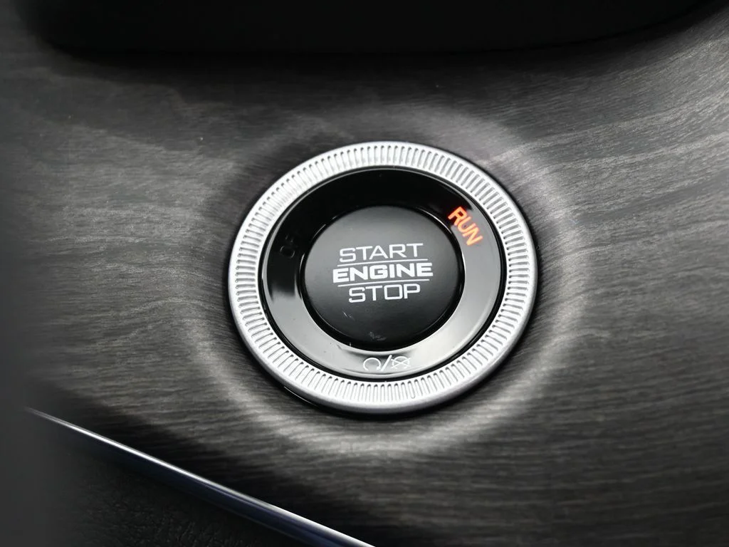 Used 2024 Silver Zynith Jeep Overland image 35