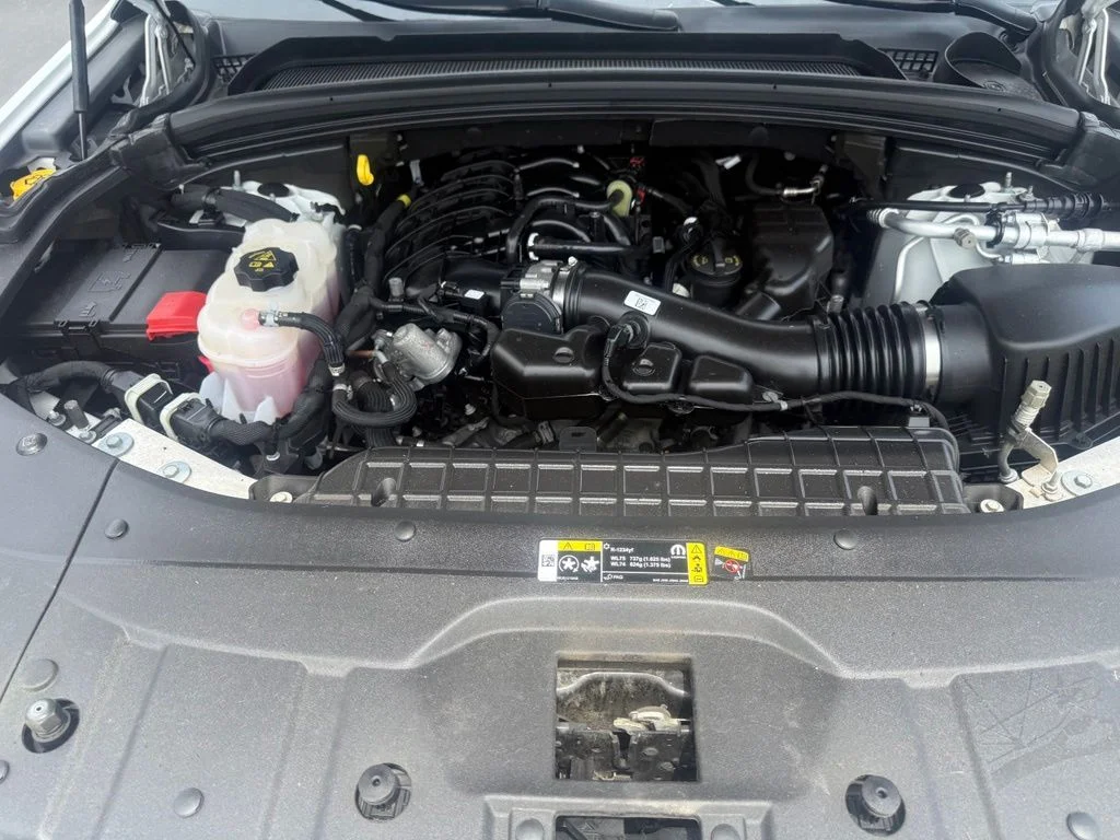 Used 2023 White/off-white Jeep Limited image 66