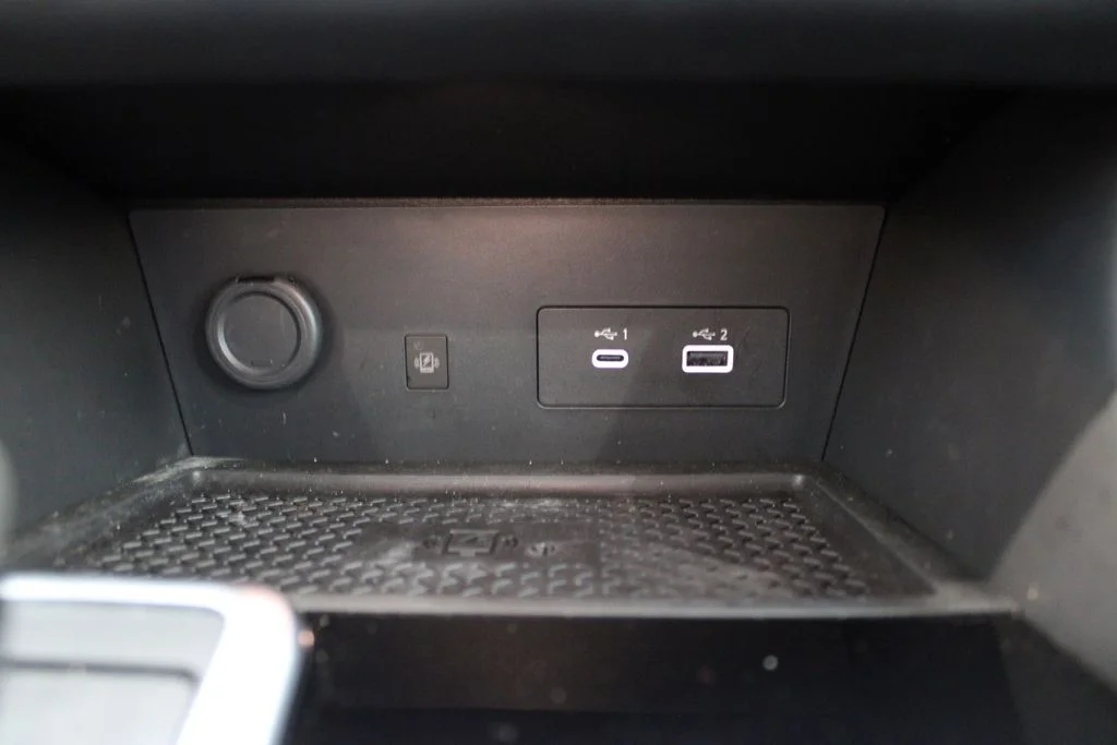 Used 2025  Nissan Platinum image 19