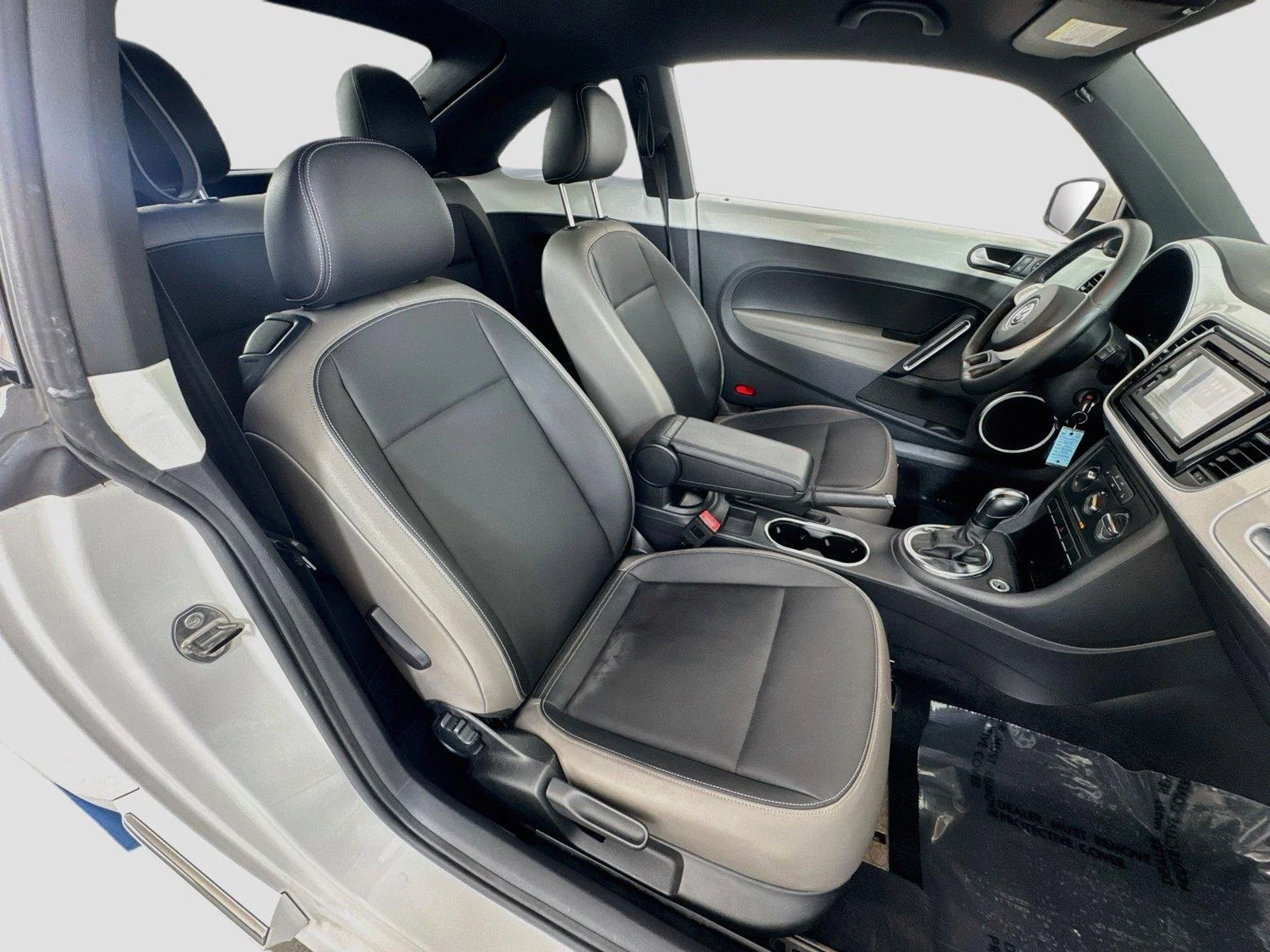 Used 2013 Candy White Volkswagen 2.5L image 25